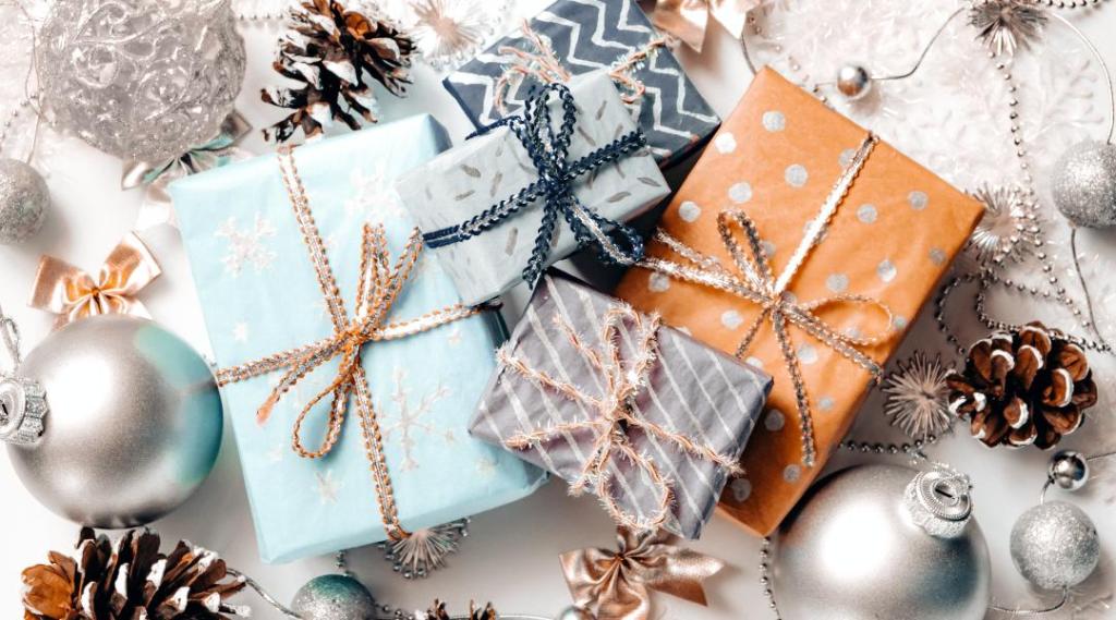 Gifts 750 × 458 px 1080 × 600 px